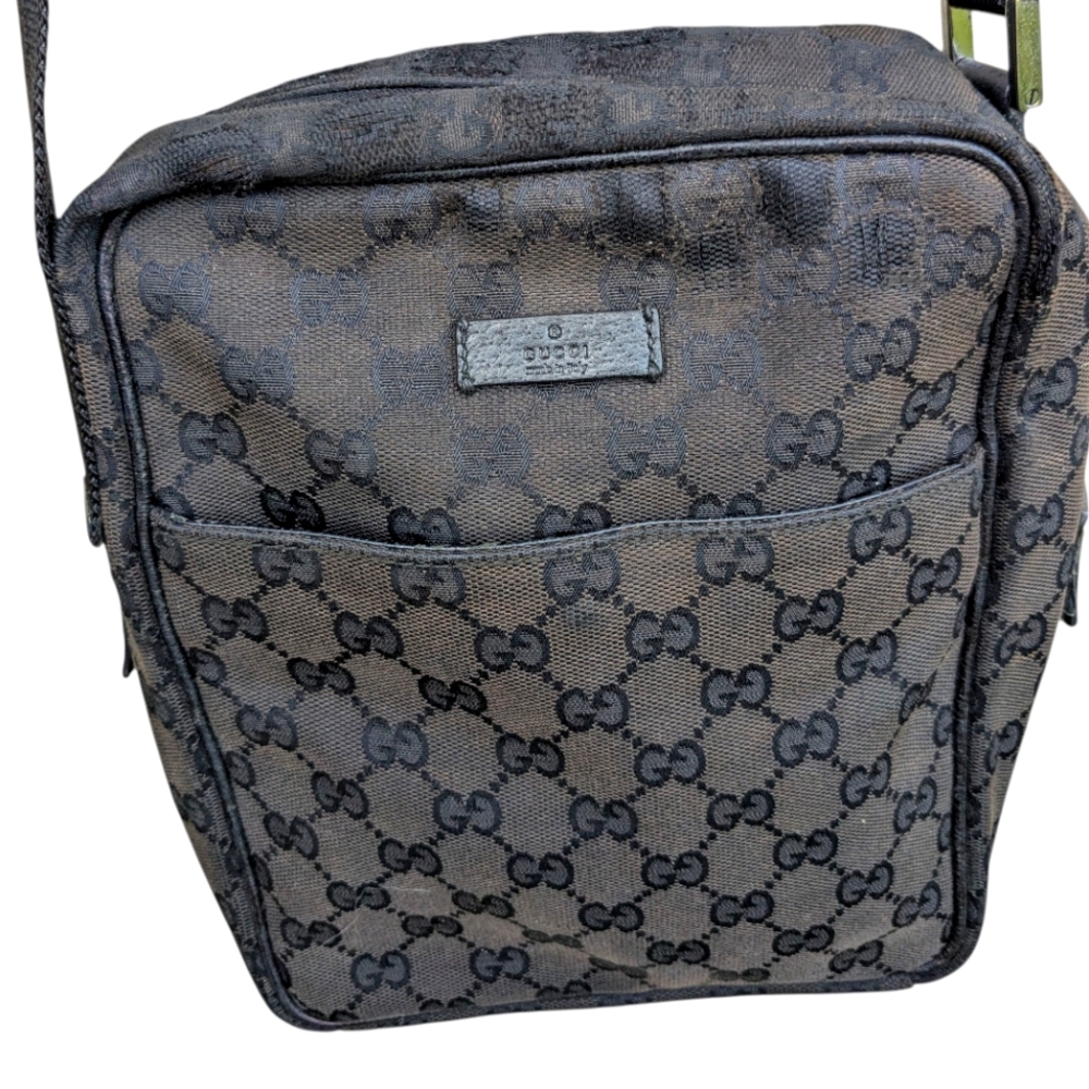 Authentic Gucci Black Messenger Bag with Adjustable Strap and Leather Trim - Picture 2 of 16